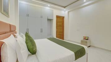 Deluxe-Apartment | Zimmersafe, Bügeleisen/Bügelbrett, kostenloses WLAN