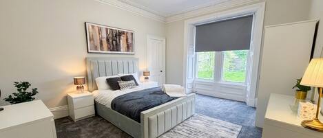 3 dormitorios, tabla de planchar con plancha, wifi gratis y ropa de cama