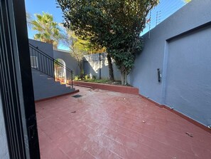 Property grounds - Boutique Hotel-Style 8Bed Villa Ferndale (Randburg)