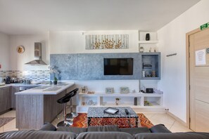 Fridge, microwave, oven, coffee/tea maker - Charming 2 bedroom penthouse, sun terrace AAZZ1-1 (Luqa)