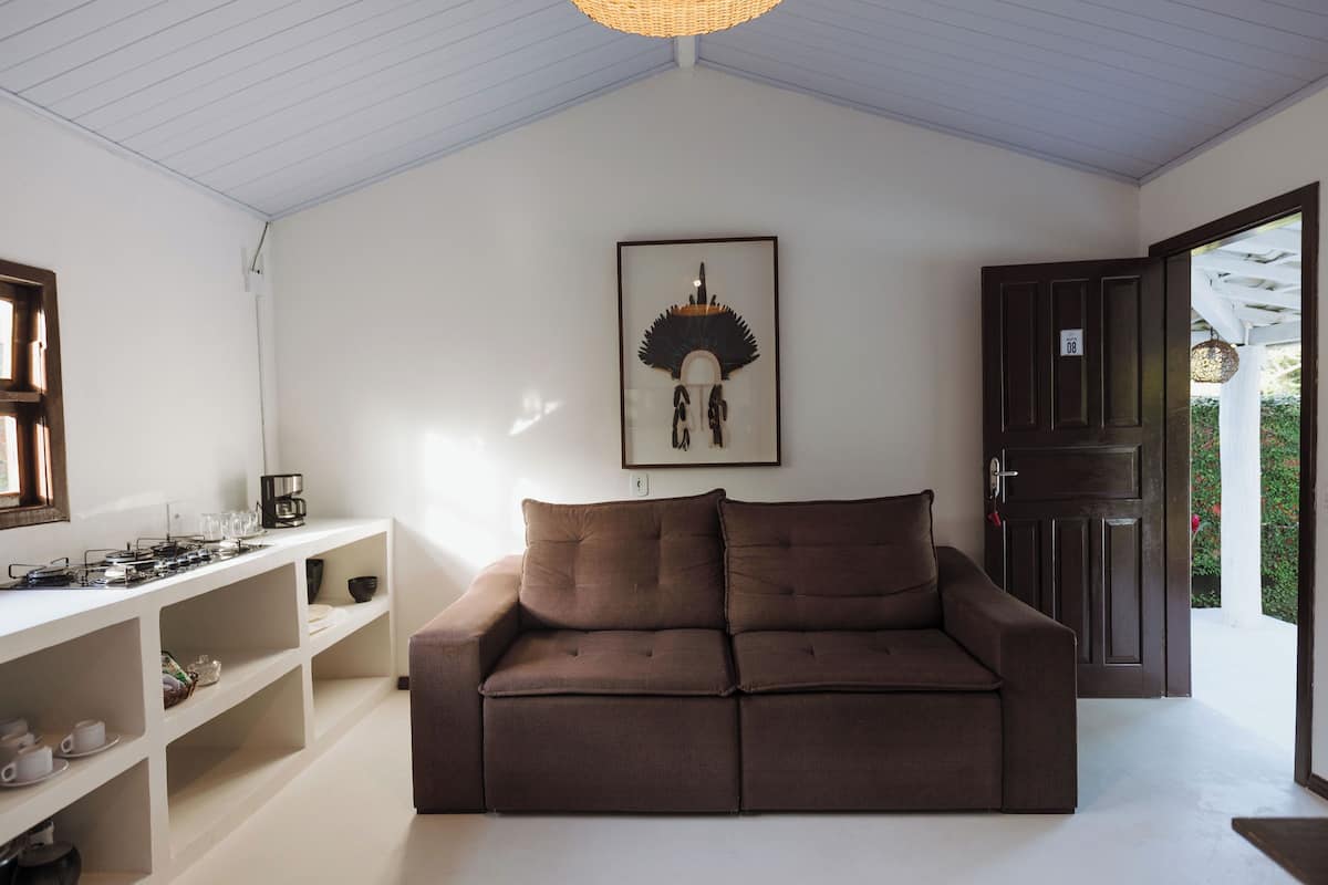 Standard Chalet, Lanai | Living area
