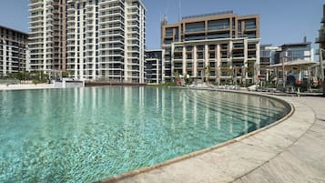 2 outdoor pools