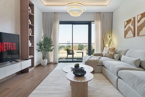 Standard Room, Balcony, City View | Living area - Luxury 1BR Apt in the Heart of City Walk (Dubai)