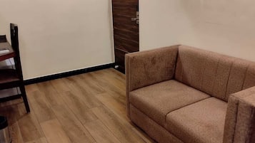 Grand Double Room | Living area
