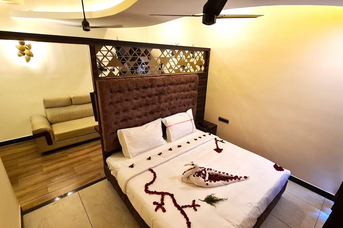 Grand Double Room | Free WiFi