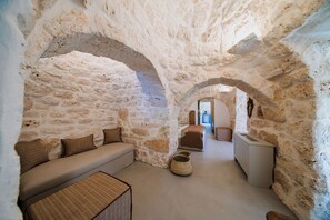 Living area - TD Trullo Yume Whispering Olive Grove (Ostuni)