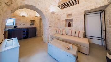 House (1 Bedroom) | Private kitchenette | Microwave, oven, electric kettle