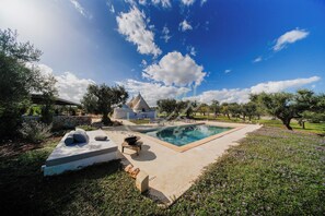 House (1 Bedroom) | Private kitchenette | Microwave, oven, electric kettle - TD Trullo Lumina Boutique Luxury Trulli With Pool (Ostuni)