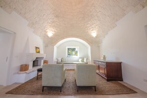 Villa (3 Bedrooms) | Living area - TD Trulli Lorusso Design Luxury Trulli With Pool (Castellana Grotte)