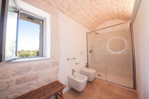 Villa (3 Bedrooms) | Bathroom - TD Trulli Lorusso Design Luxury Trulli With Pool (Castellana Grotte)