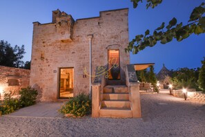 Exterior - TD Torretta San Procopio Stone House With Pool (Castellana Grotte)