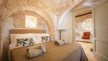 House (4 Bedrooms) | 4 bedrooms, laptop workspace, iron/ironing board, cots/infant beds