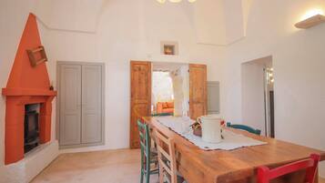 Rumah (2 Bedrooms) | Interior