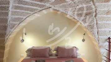 House (2 Bedrooms) | 2 bedrooms, iron/ironing board, cots/infant beds, bed sheets