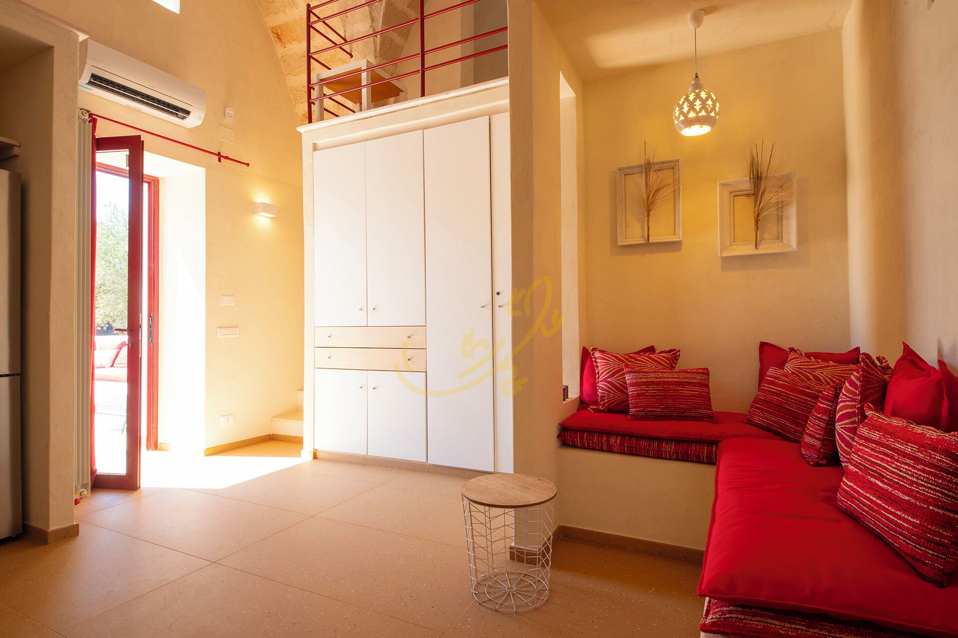House (2 Bedrooms) | Living area