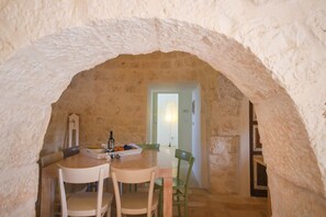 Interior - TD Trulli Terralta Panoramic Pool Over Country.. (Monopoli)