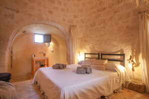 Interior - TD Trulli Terralta Panoramic Pool Over Country.. (Monopoli)