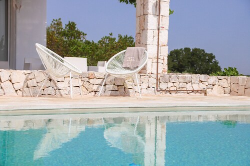 TD Trulli Terralta Panoramic Pool Over Country..