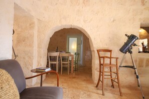 Interior - TD Trulli Terralta Panoramic Pool Over Country.. (Monopoli)