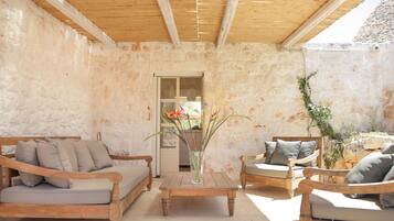 House (3 Bedrooms) | Terrace/patio