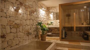 House (3 Bedrooms) | Bathroom | Shower, bidet