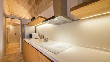 Apartamento (1 Bedroom) | Cozinha privada | Micro-ondas, fogão, cooktop, lava-louças