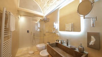 Apartamento (1 Bedroom) | Banheiro | Chuveiro