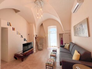 Interior - TD Torretta Macramè Amid the Mediterranean Scrub (Fasano)