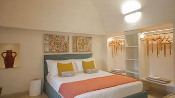 House (3 Bedrooms) | 3 bedrooms, laptop workspace, iron/ironing board, cribs/infant beds