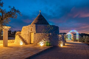 Façade de l’hébergement - soirée/nuit