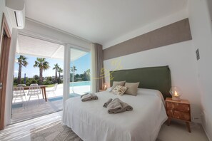Villa (5 Bedrooms) - TD Villa Maestrale Luxury Pool & Sea View (Monopoli)