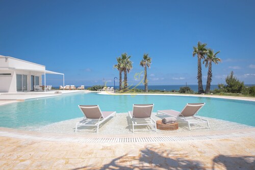 TD Villa Maestrale Luxury Pool & Sea View