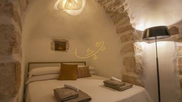 Villa (2 Bedrooms) | 2 bedrooms, iron/ironing board, cots/infant beds, bed sheets