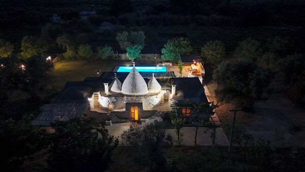 Td Trullo Titiro Vineyard, Wine Cellar & Pool - Puglia