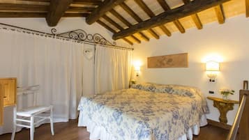 Double Room, Patio, Garden View | Free WiFi