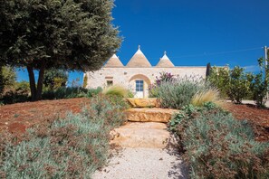 Interior - TD Trulli Perla Bianca Trulli w/ Pool & Vineyards (Martina Franca)