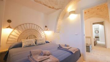 House (3 Bedrooms) | 3 bedrooms, iron/ironing board, cribs/infant beds, bed sheets