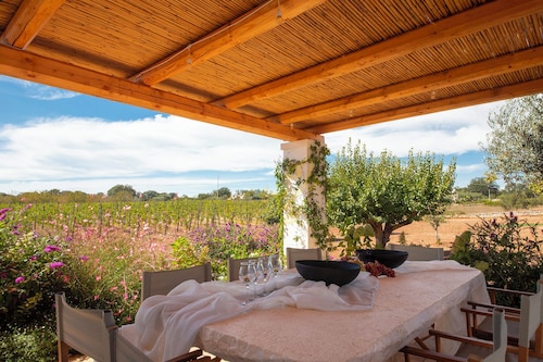 TD Trulli Perla Bianca Trulli w/ Pool & Vineyards