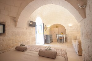Villa (4 Bedrooms) - TD Villa e Trulli il Bergamotto W/pool & Med/c.. (Ostuni)
