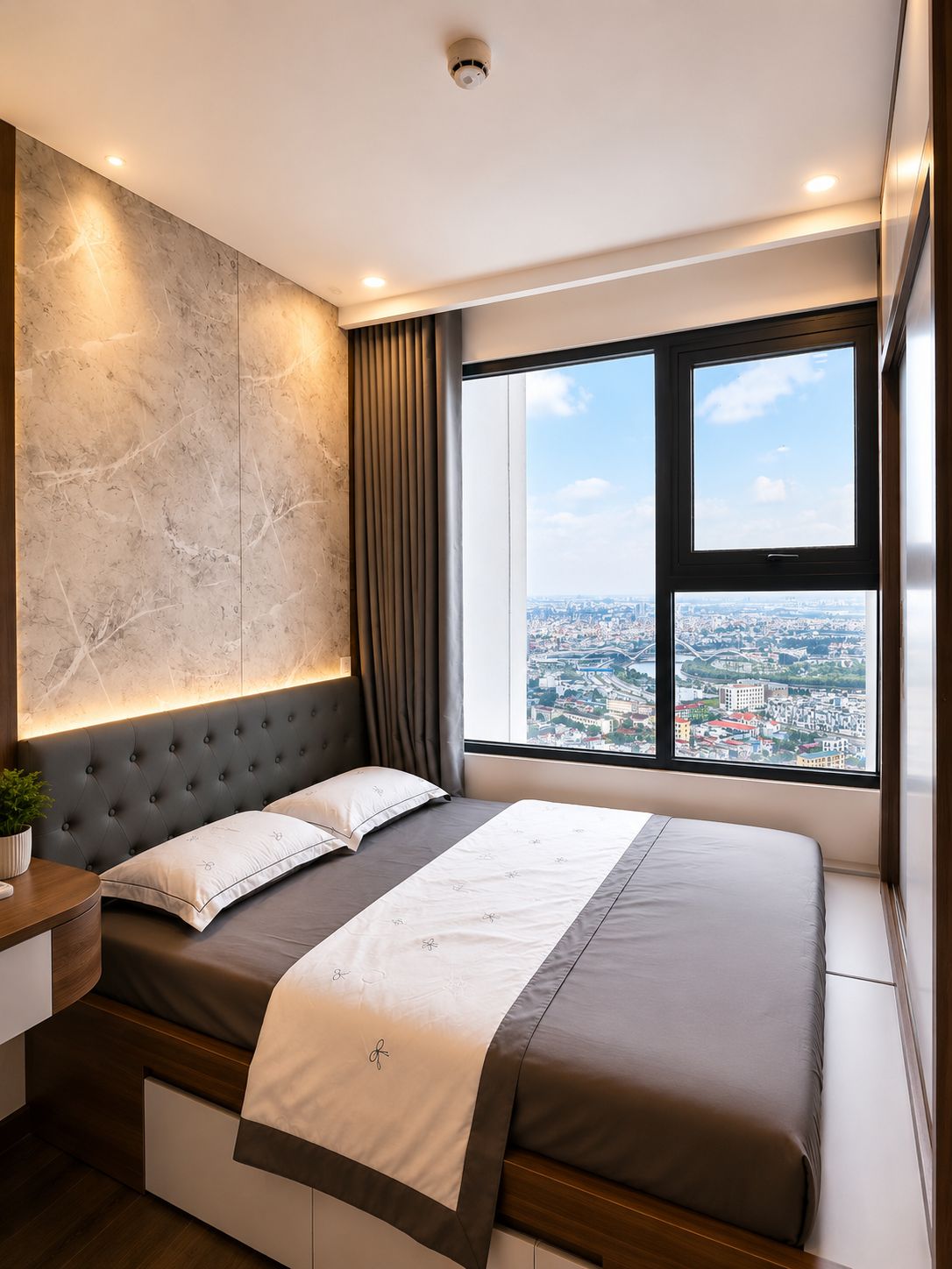 Apartamento de lujo, balcón, vistas a la ciudad | Cortinas opacas y wifi gratis