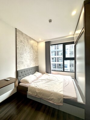 Luxury Apartment, Balcony, City View