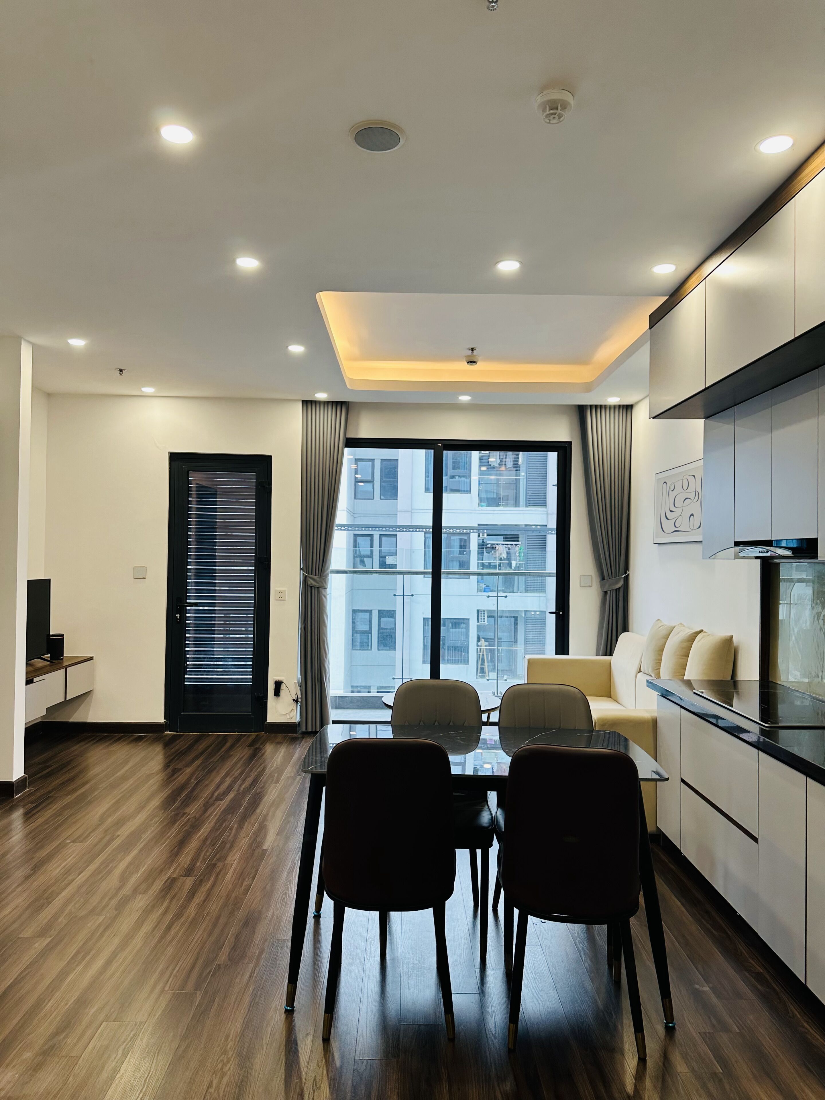 Luxury Apartment, Balcony, City View | Interior
