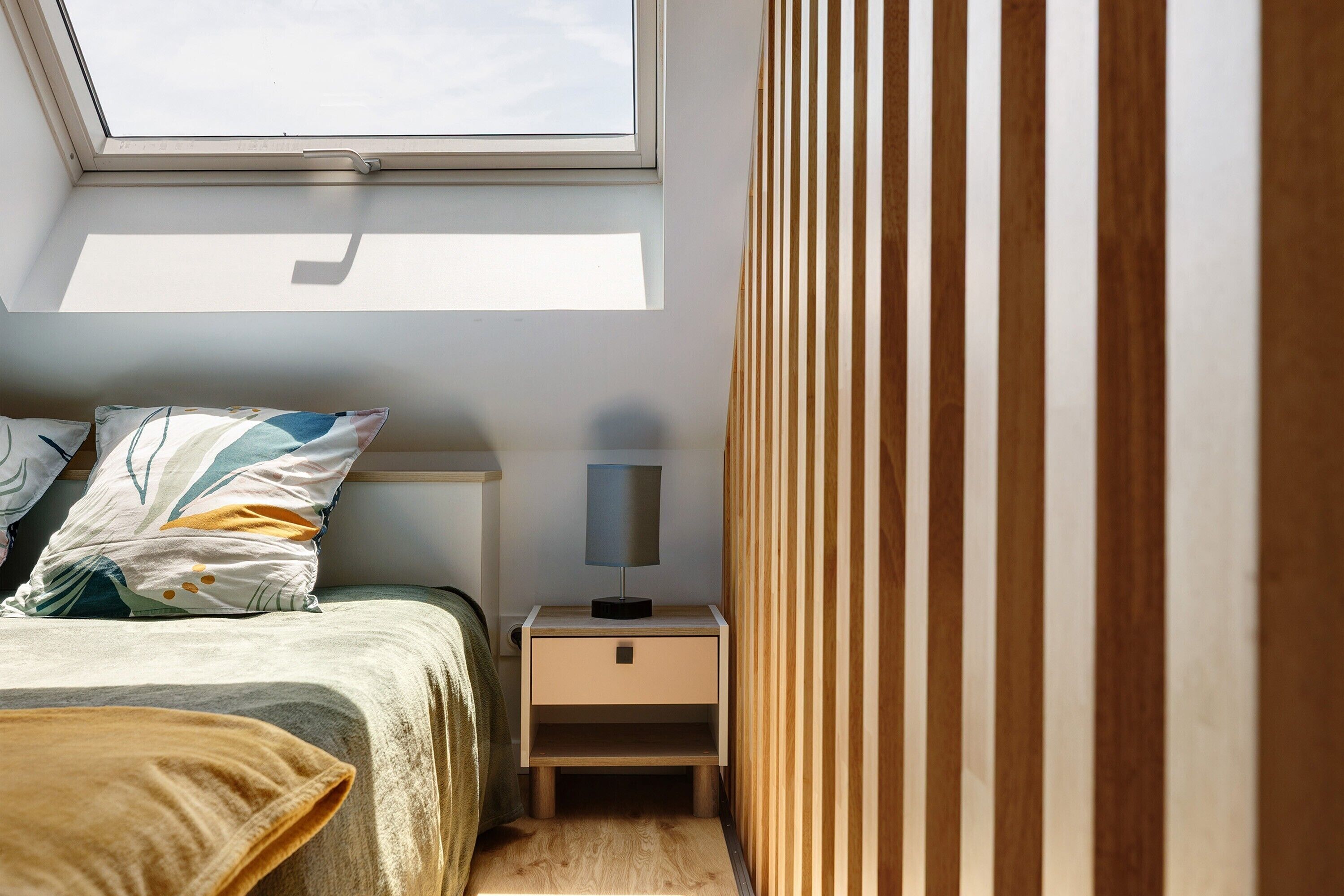 WiFi, bed sheets