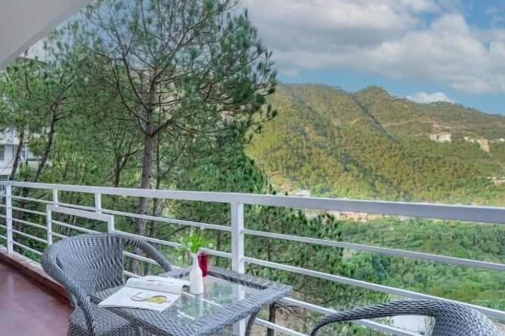 Alaya Stays Pinnacle 3BHK Apartment