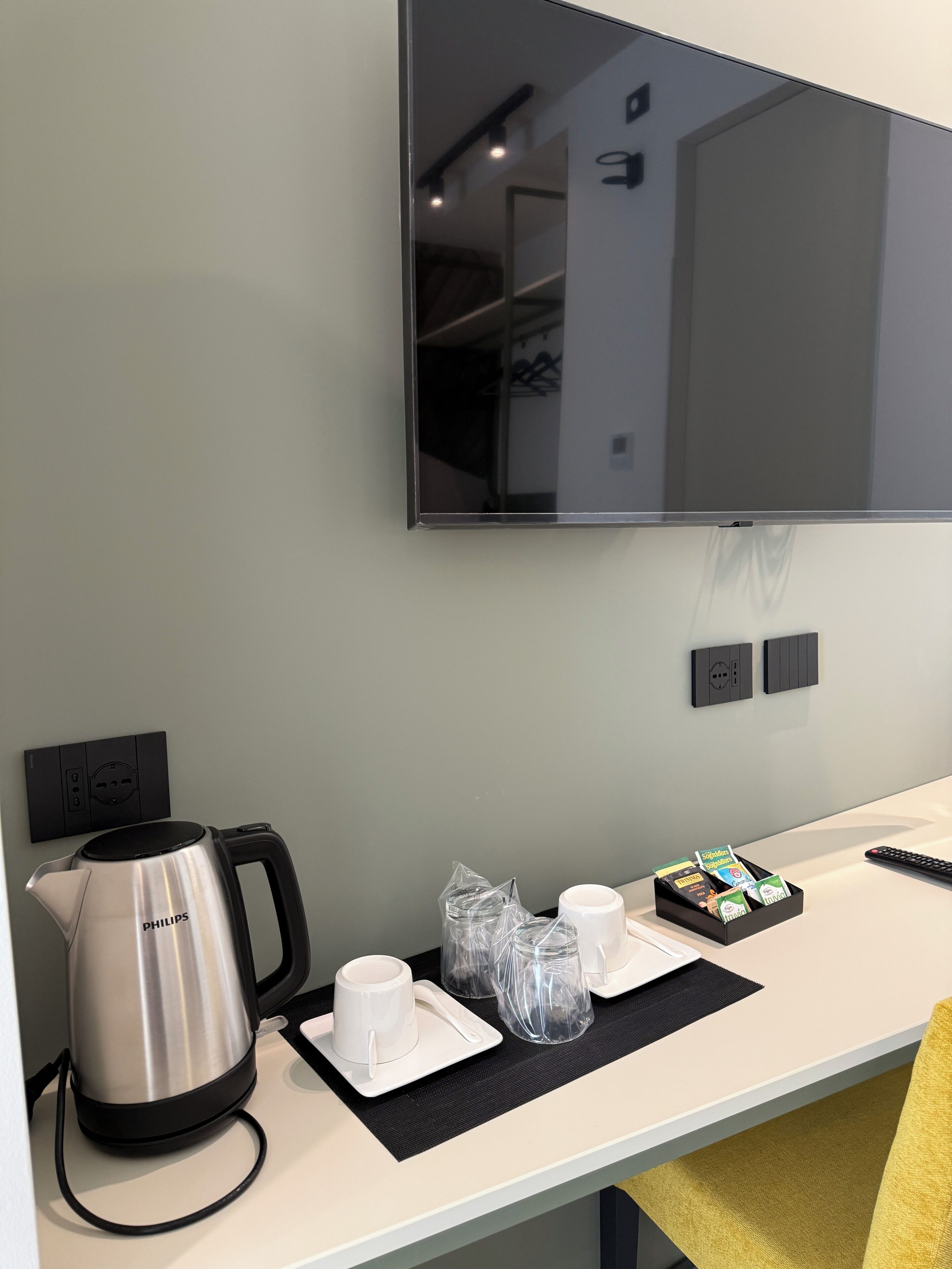 Room, 1 Queen Bed, Terrace | Minibar, in-room safe, desk, laptop workspace
