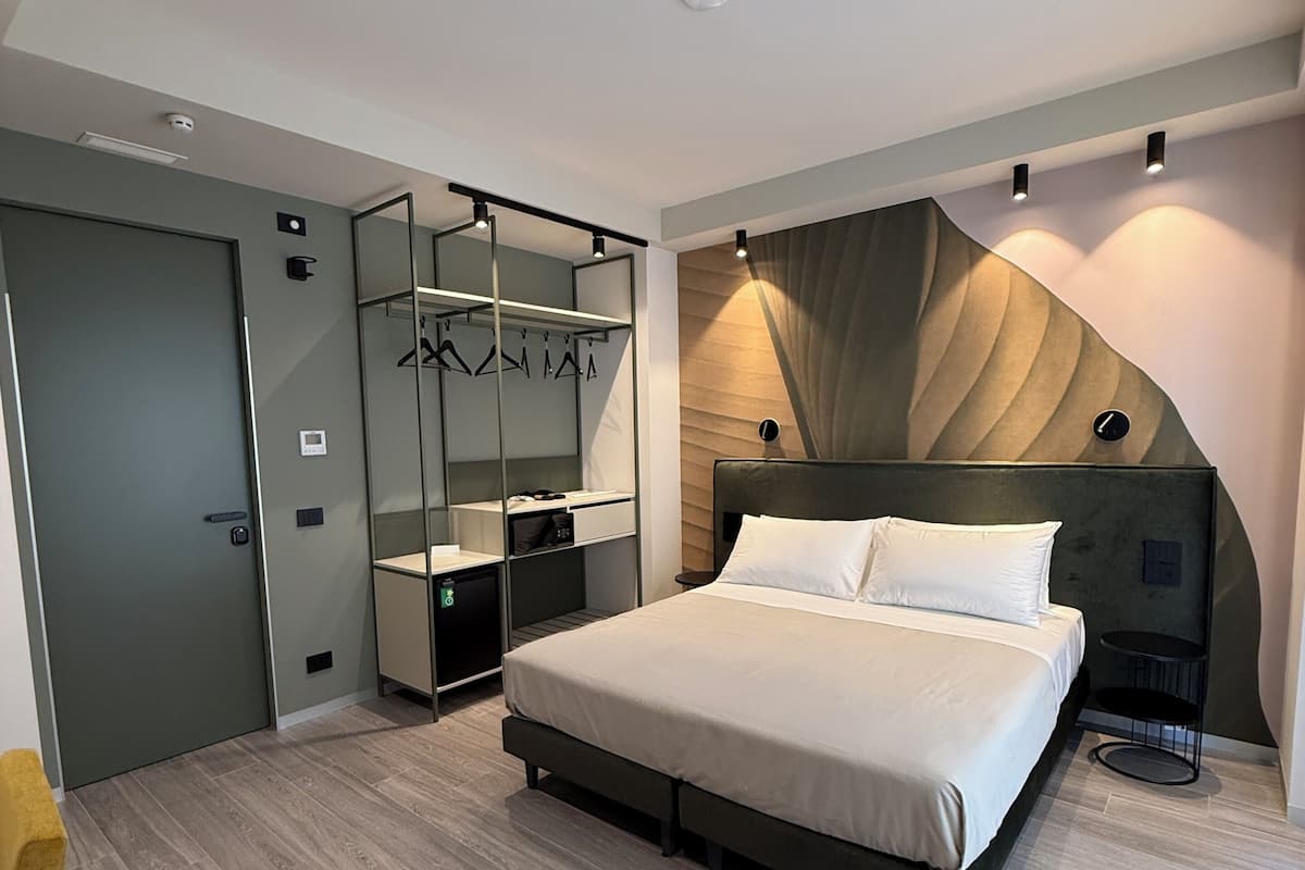 Chambre Double ou avec lits jumeaux | Minibar, coffres-forts dans les chambres, bureau