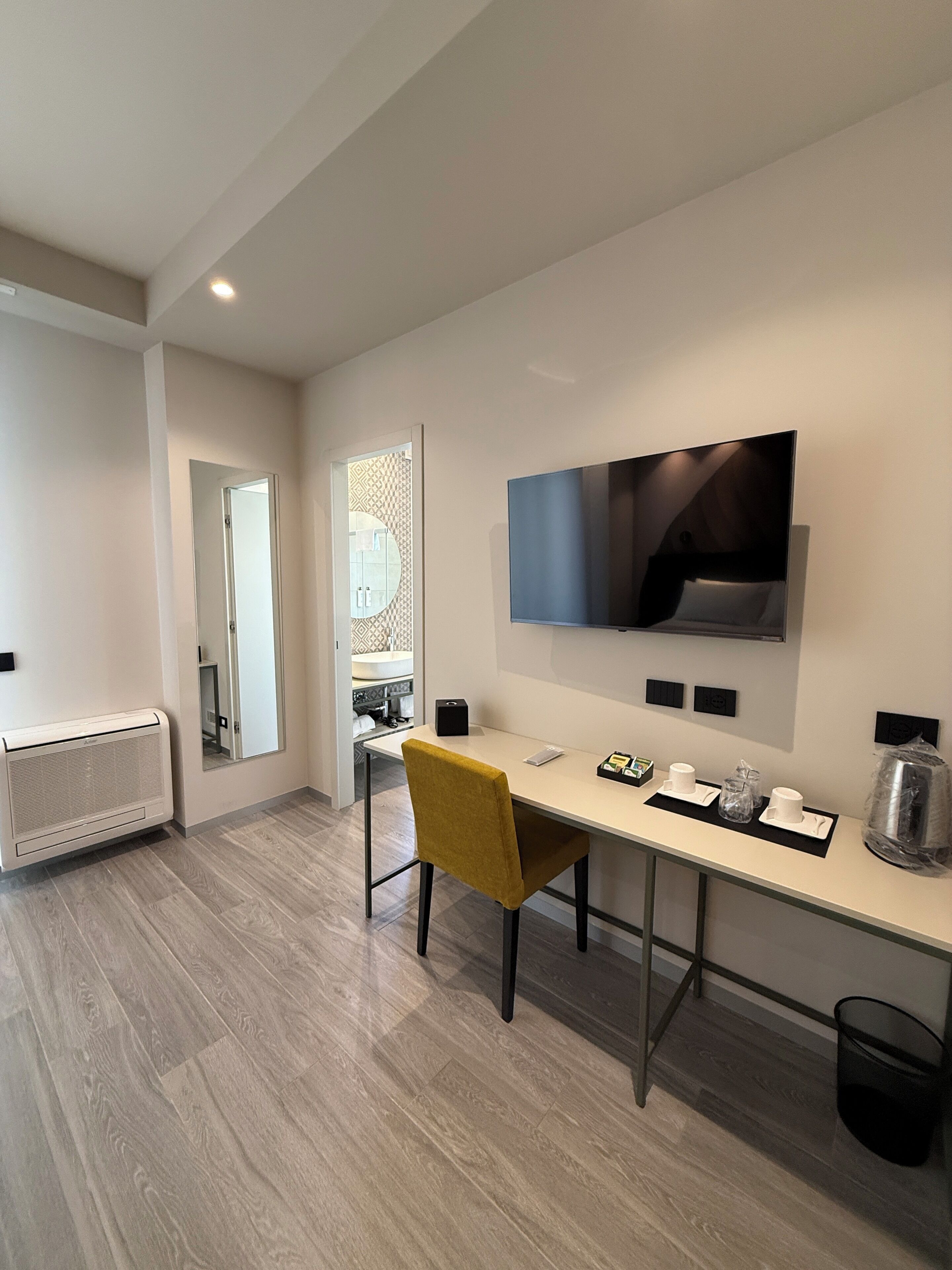Double or Twin Room | Minibar, in-room safe, desk, laptop workspace