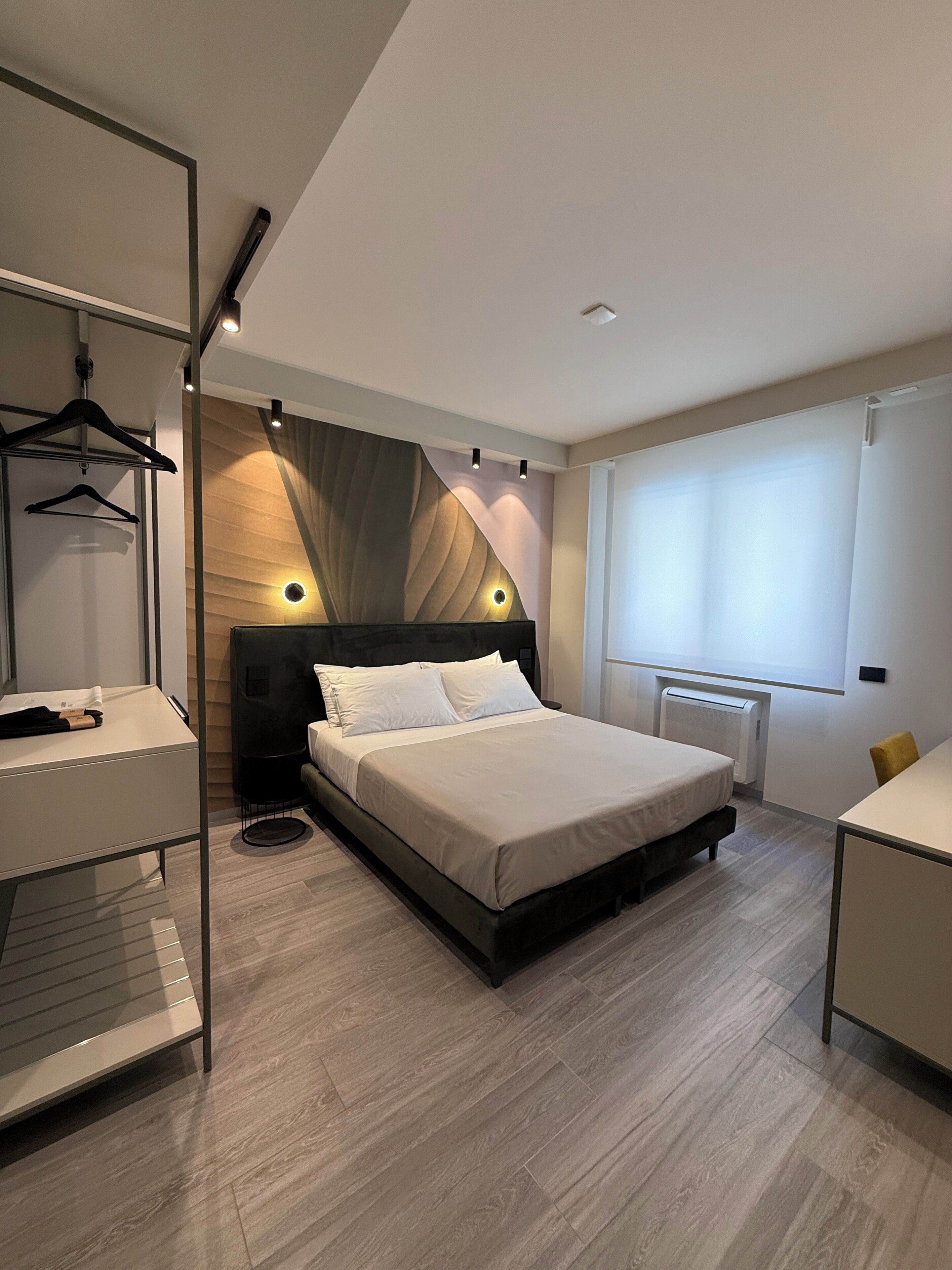 Double or Twin Room | Minibar, in-room safe, desk, laptop workspace