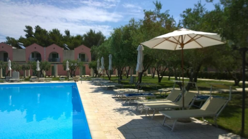 Piscina stagionale all'aperto, cabine incluse nel prezzo