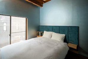 Unclassified image, 4 of 50, button - MU HEN KO Tokyo (Tokyo)